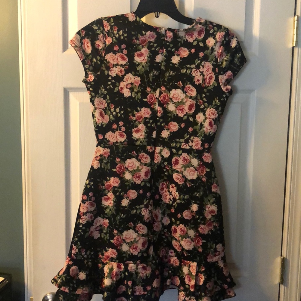 NWT Floral 👗 Ruffle - Picture 2 of 5